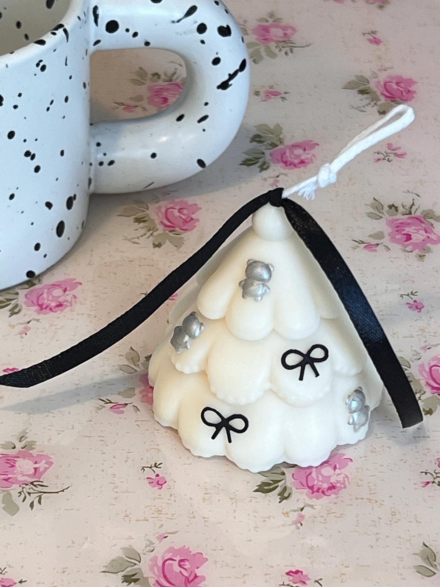 Coquette Christmas Tree Candle, Bow Candle, Coquette Decor, Christmas Candle, Holiday Candle, Christmas Decor, Christmas Gift,