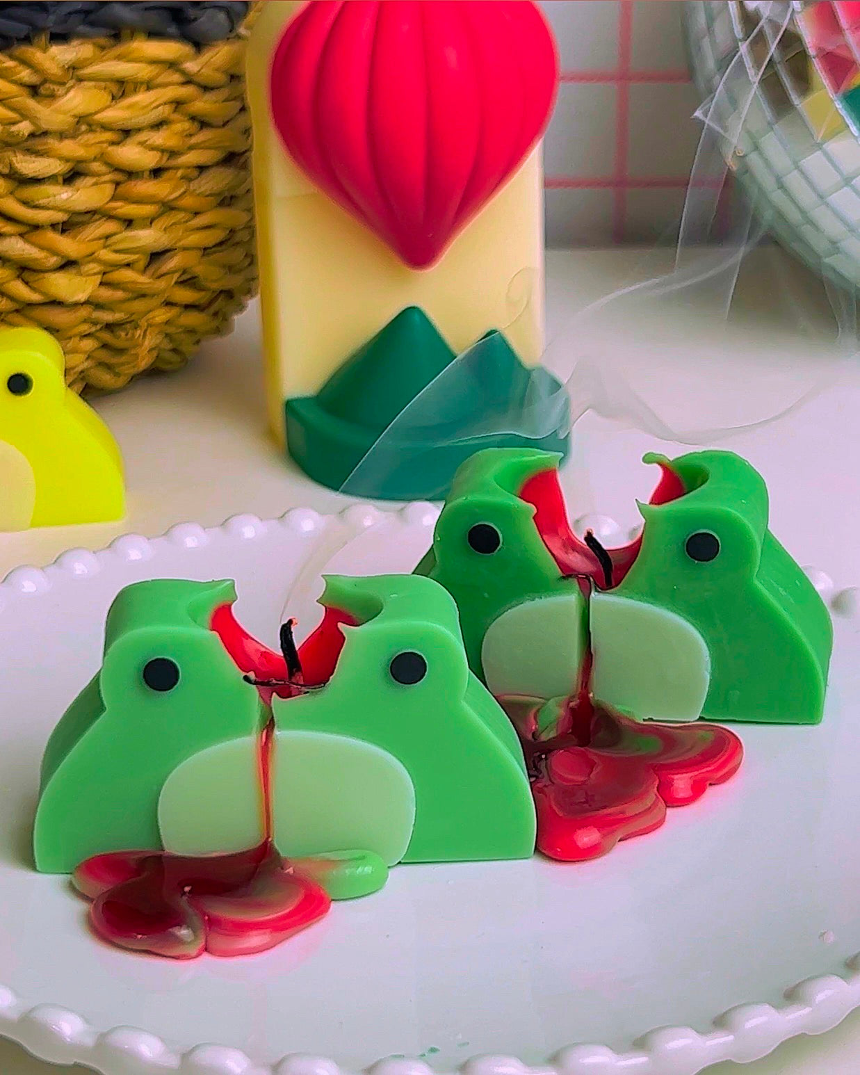 Smiley Frog Candle
