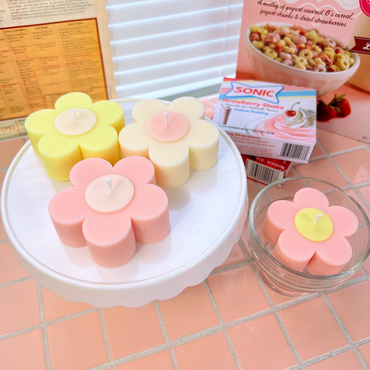 Retro Flower Candle | Customize Candles | Home Decor | Pastel Danish Home Decor | Cool Candles | Decorative Candles | Scented Candle |