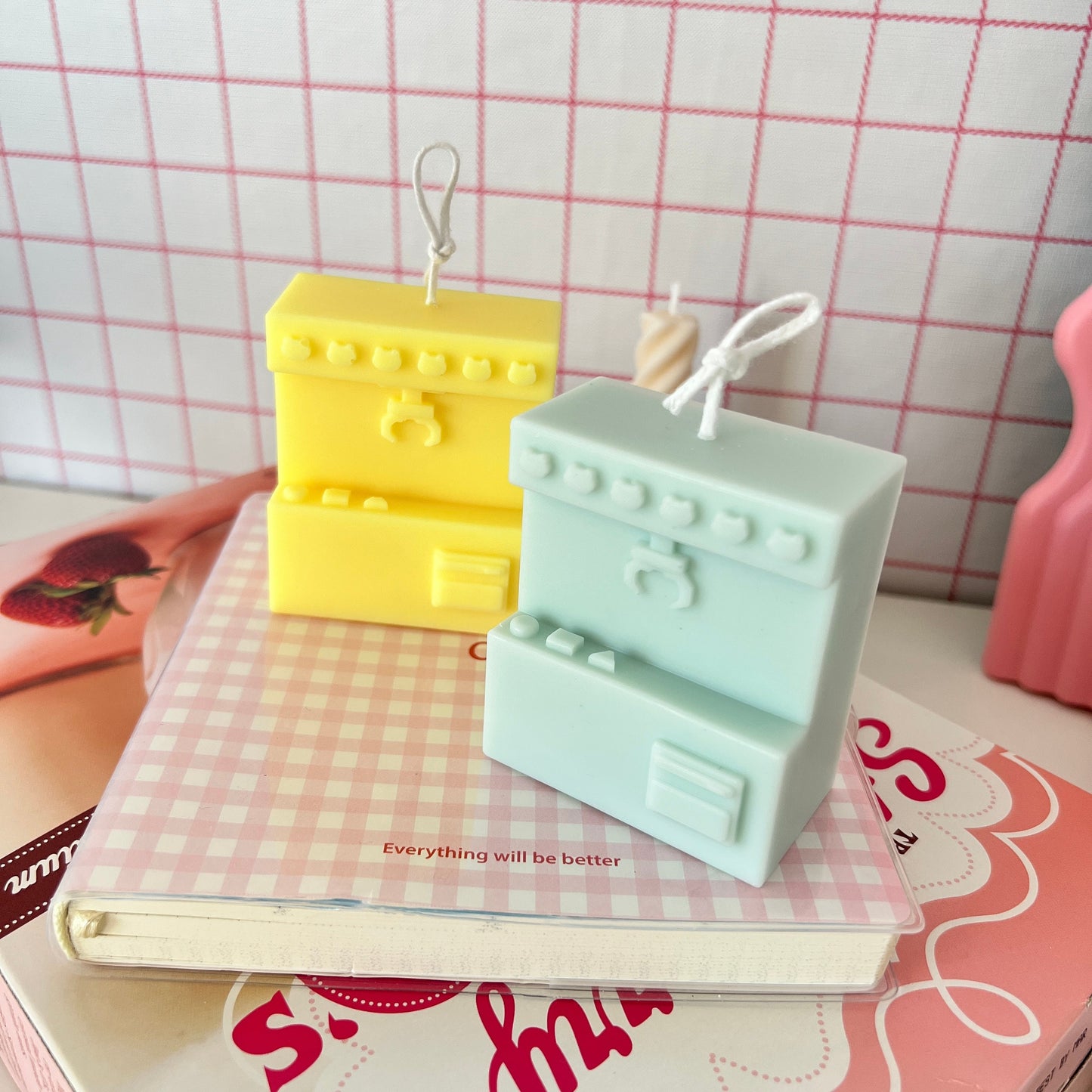 Scented Claw Machine Candle| Claw Crane Candle | Cool Candles | Decorative Candle | Scented Candle | Aesthetic room decor | Retro room decor
