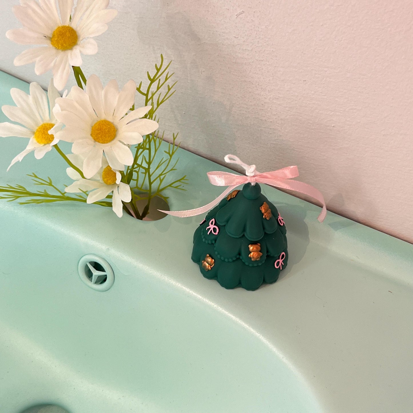 Coquette Christmas Tree Candle, Bow Candle, Coquette Decor, Christmas Candle, Holiday Candle, Christmas Decor, Christmas Gift,