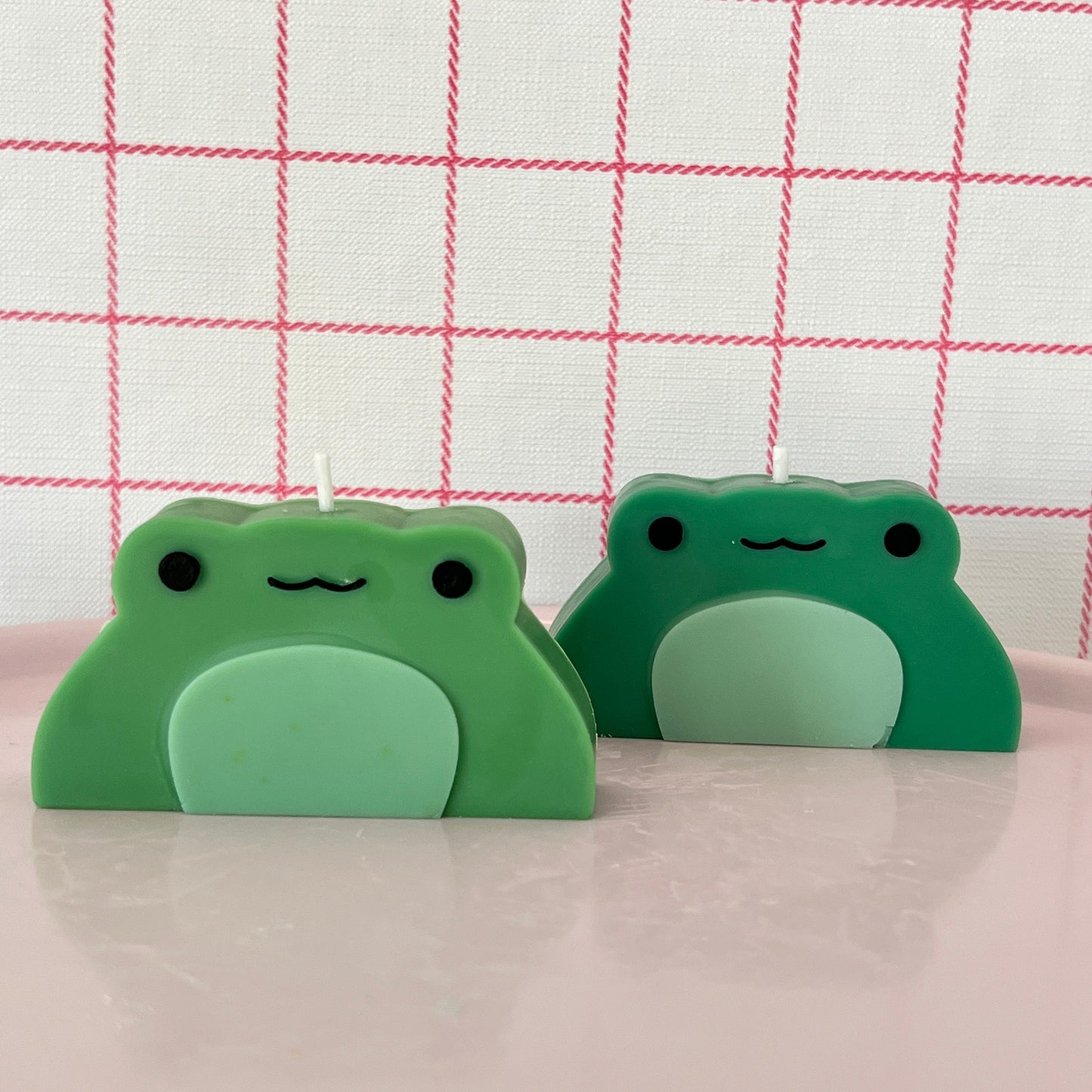 Frog candle, frog decor, frog room decor, aesthetic candle, frog girl, indie kids decor, frog gift, green lover gift, animal candle