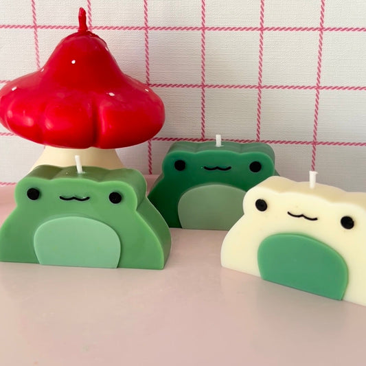 Frog candle, frog decor, frog room decor, aesthetic candle, frog girl, indie kids decor, frog gift, green lover gift, animal candle