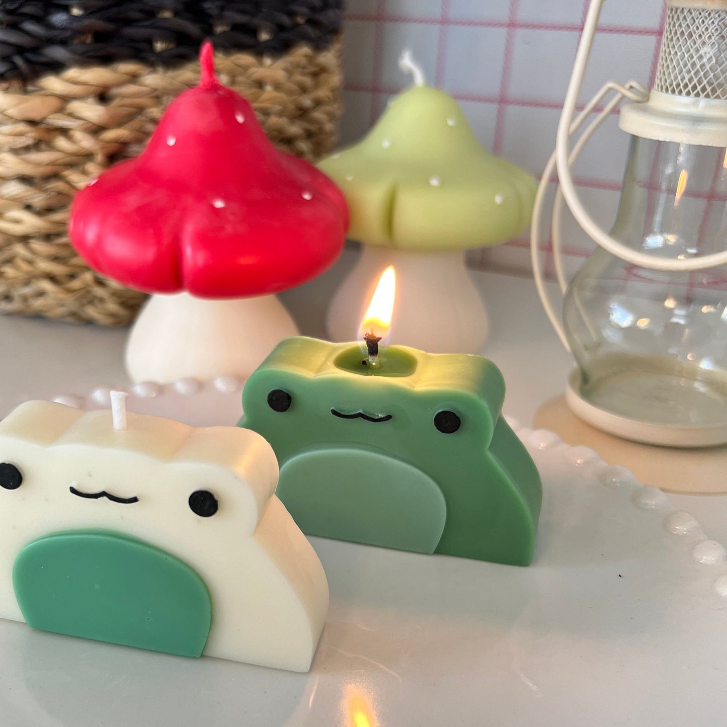 Frog candle, frog decor, frog room decor, aesthetic candle, frog girl, indie kids decor, frog gift, green lover gift, animal candle