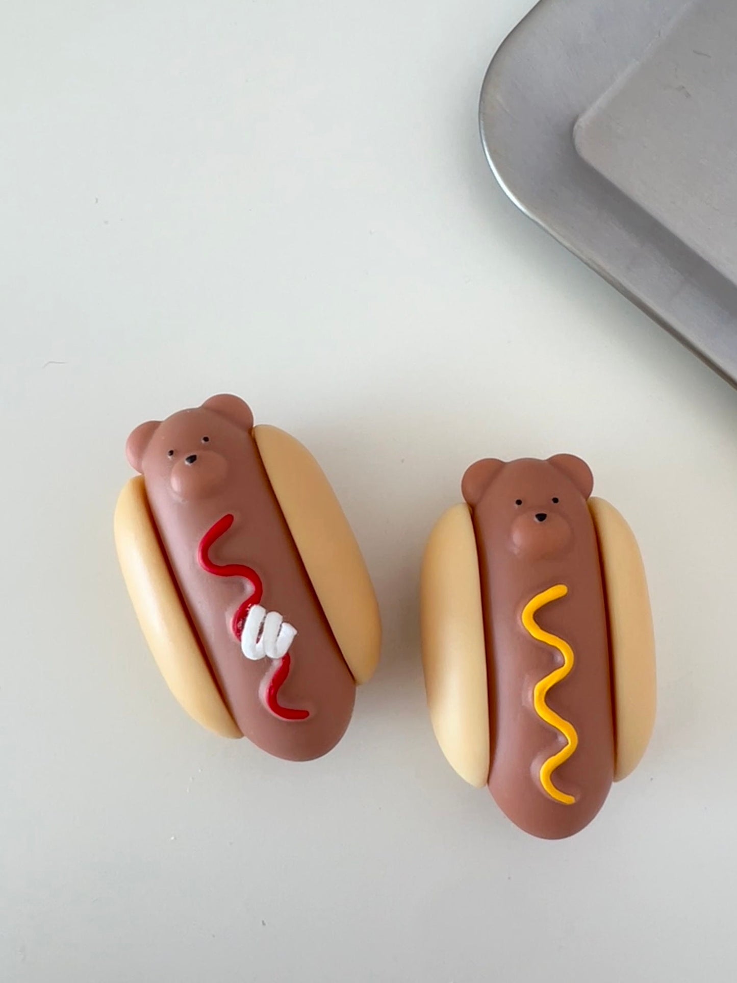 Bear Hotdog candle, bear decor, hotdog decor, cute room decor, aesthetic room decor, cute gifts, gifts for her/him, housewarming gifts