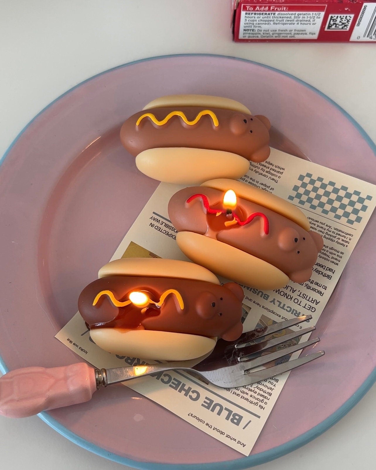 Bear Hotdog candle, bear decor, hotdog decor, cute room decor, aesthetic room decor, cute gifts, gifts for her/him, housewarming gifts
